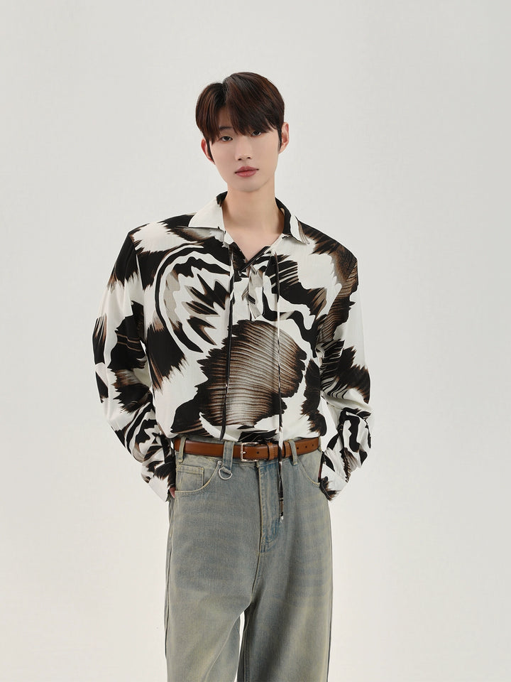 Camicia con colletto in tulle stampato e texture 