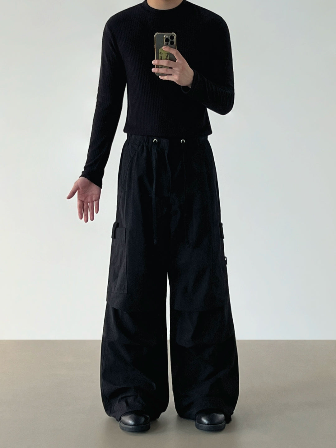 Pleated Multi-pocket Wide-leg Pants