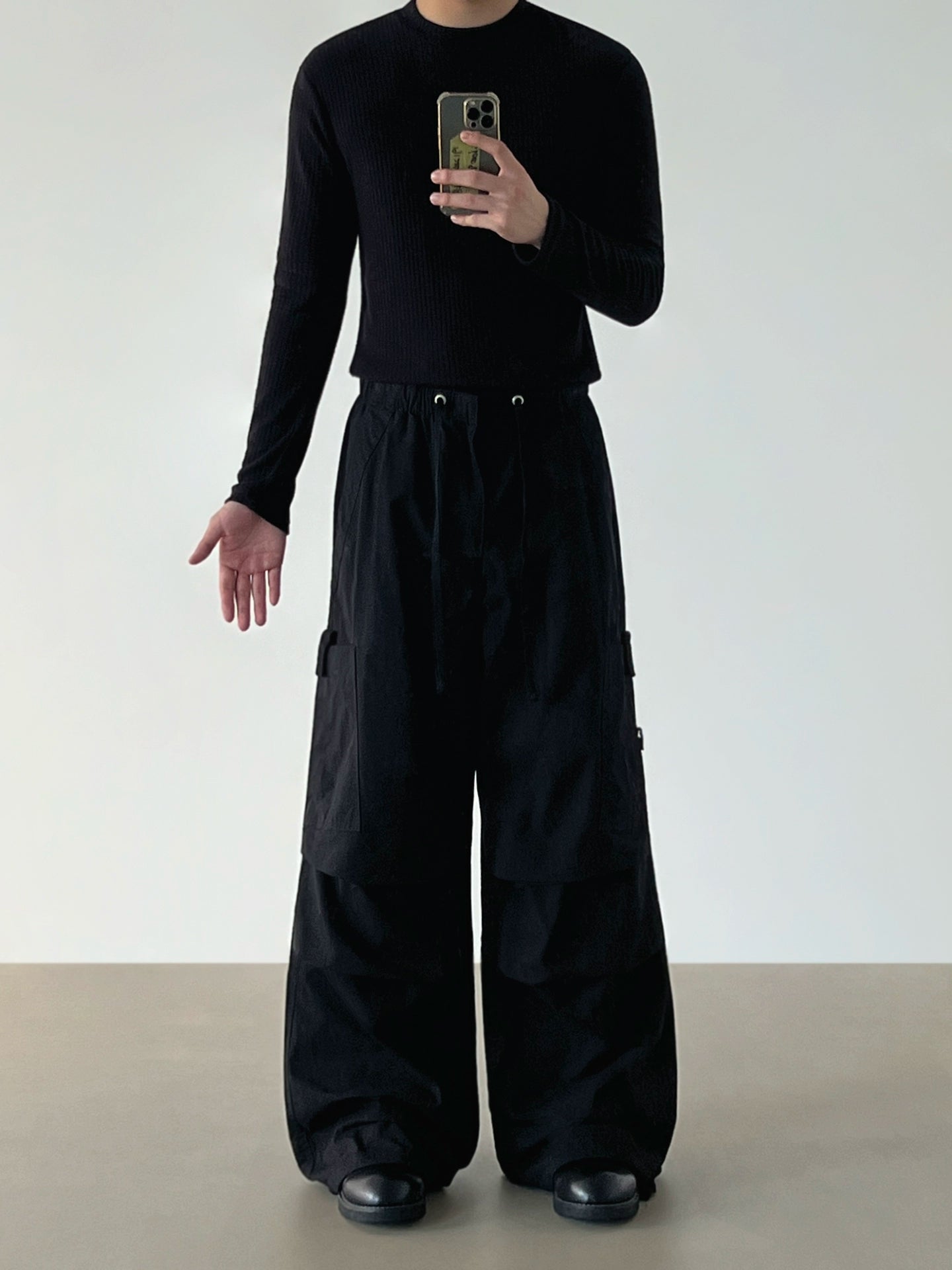 Plise Çok Cepli Bol Paça Pantolon 