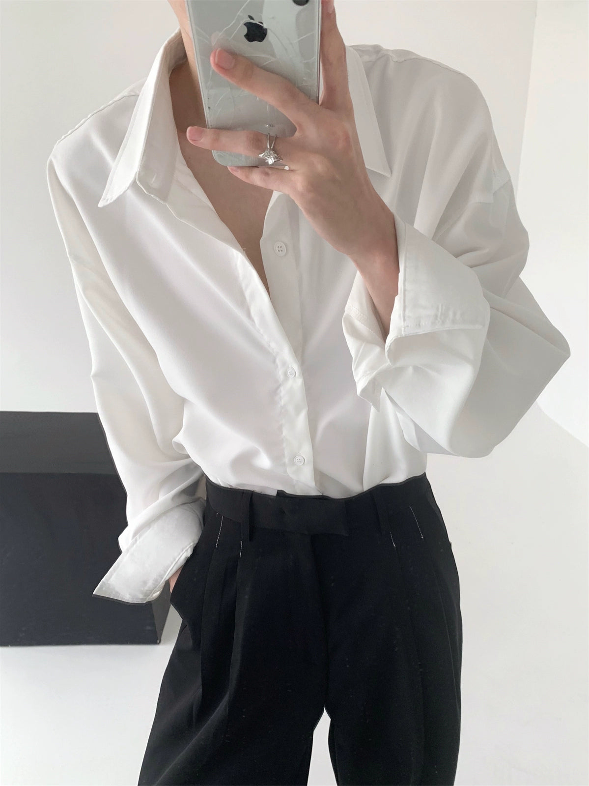 Chemise à manches longues ample en soie glacée 