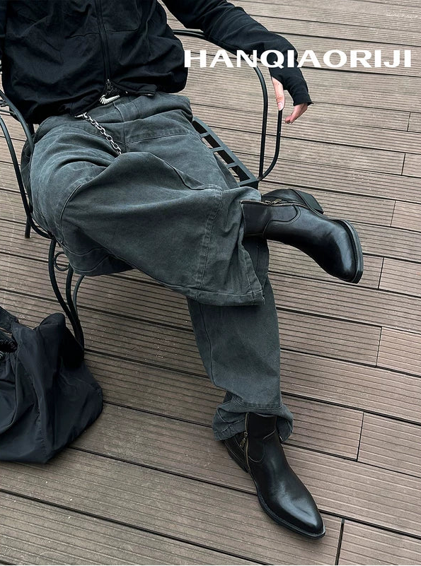 채소로 태닝한 가죽 뾰족한 첼시 부츠 