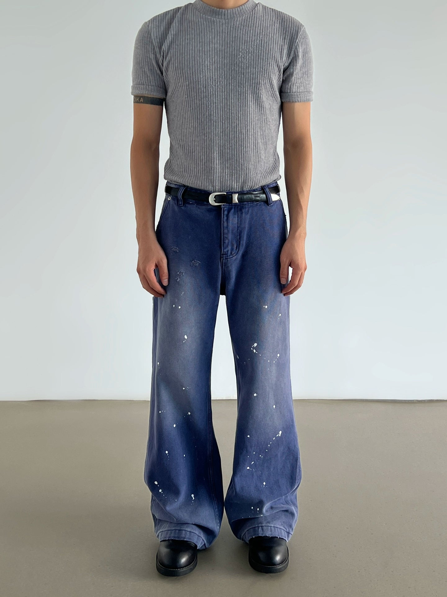 Loose Fit Washed Ripped Jeans