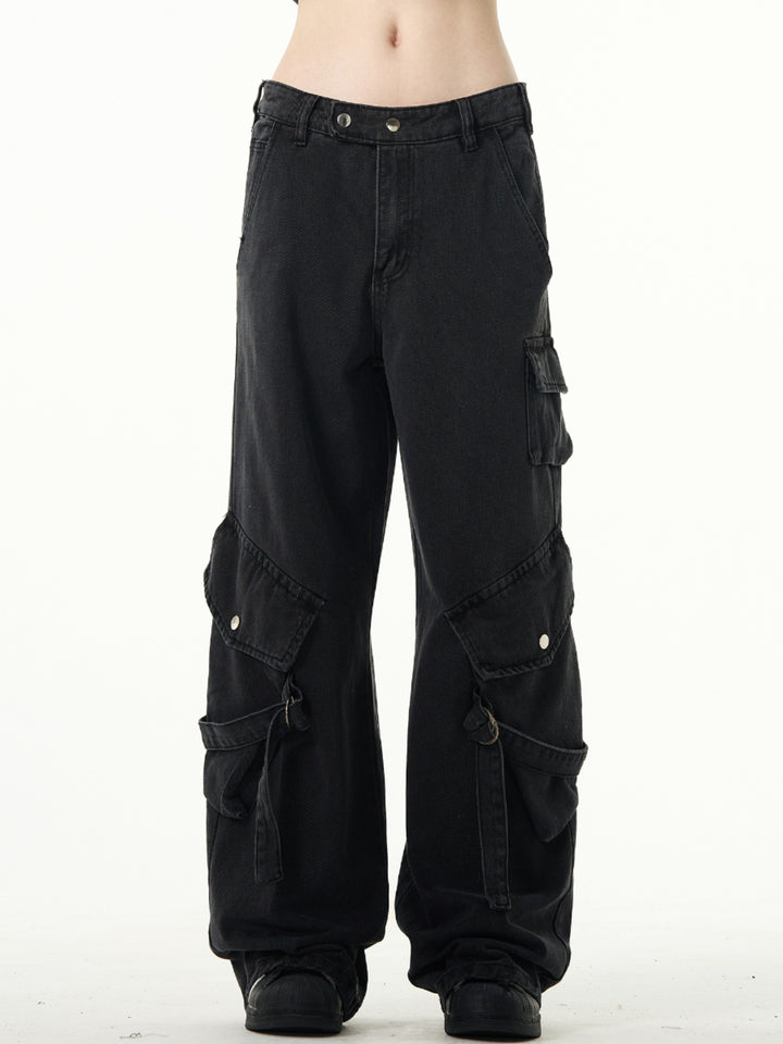 Loose Fit Cargo Jeans with Large Pockets
