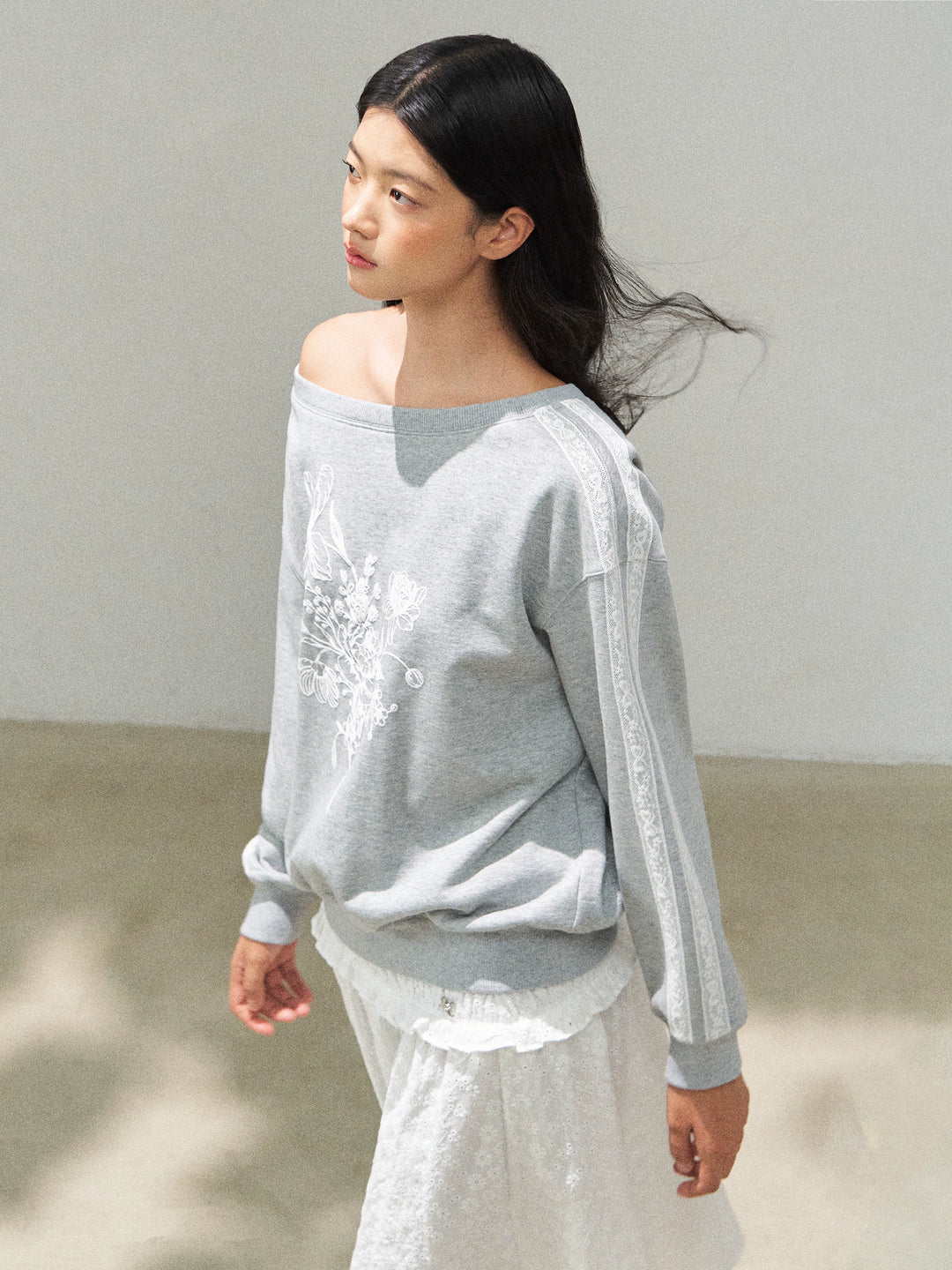 Retro Off Shoulder Floral Sweatshirt