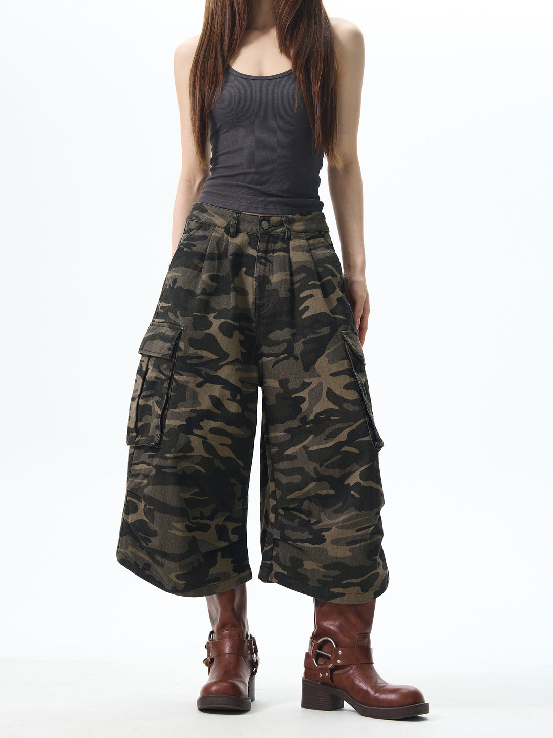 Camouflage Pleated Cropped Pants