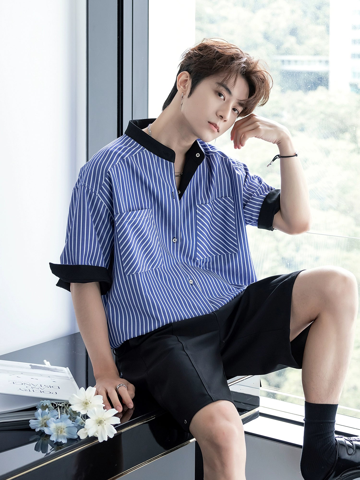 قميص بياقة مزدوجة الجوانب مخطط 