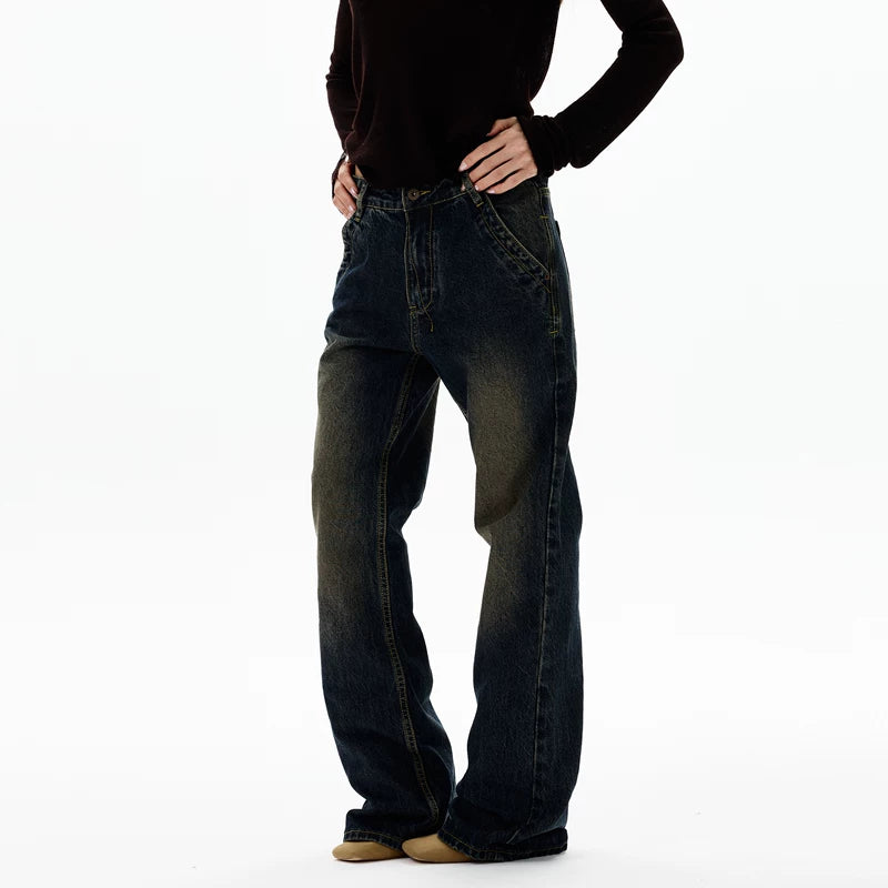 بنطلونات مستقيمة ضيقة بتصميم رجعي متآكل 