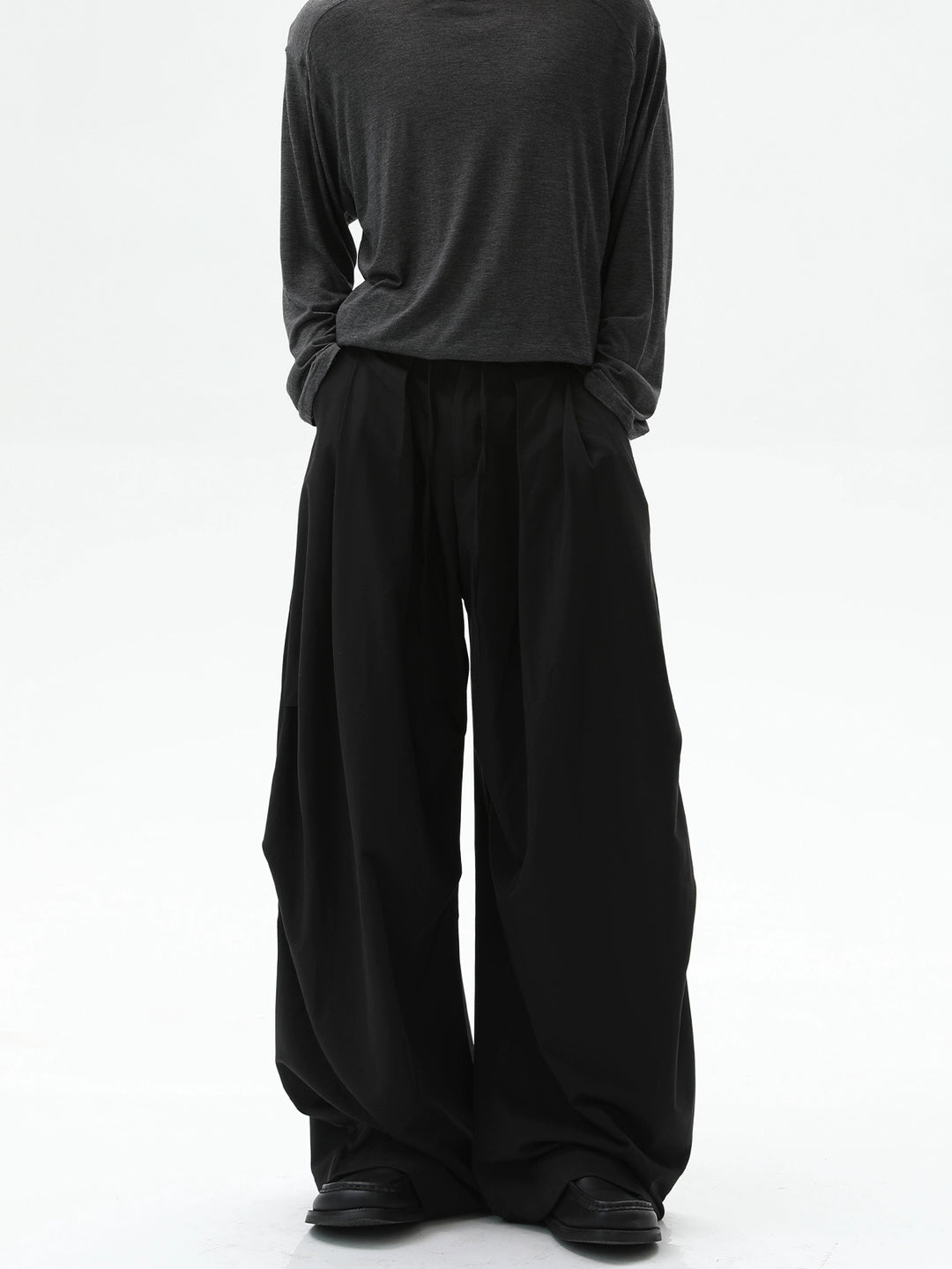 Loose Fit Wide Leg Pleated Pants