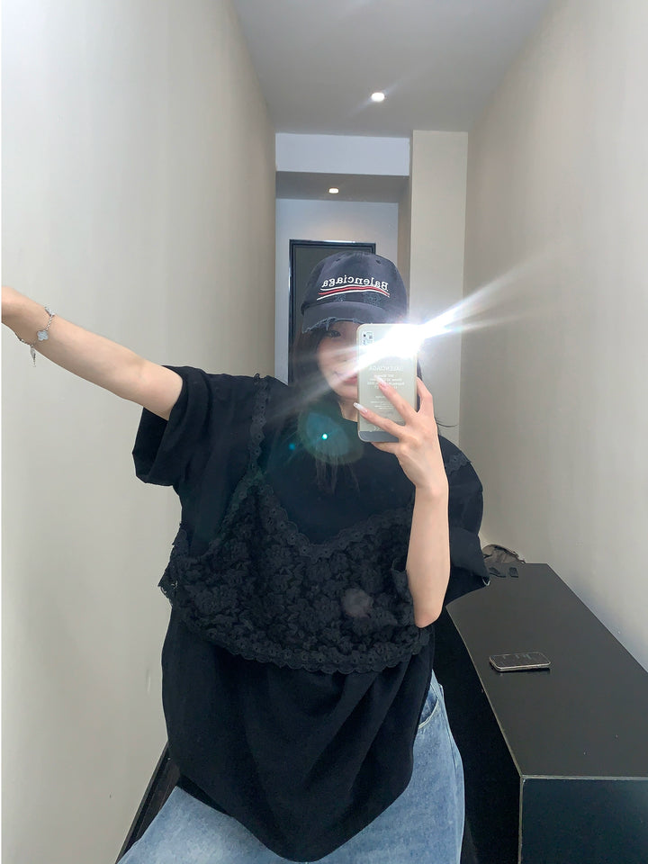 Camiseta de cuello alto relajada con mangas cortas y encaje 