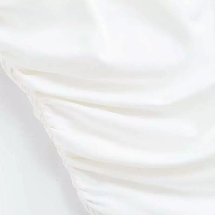 Vestido Sem Mangas Slim Fit com Decote Halter Plissado 