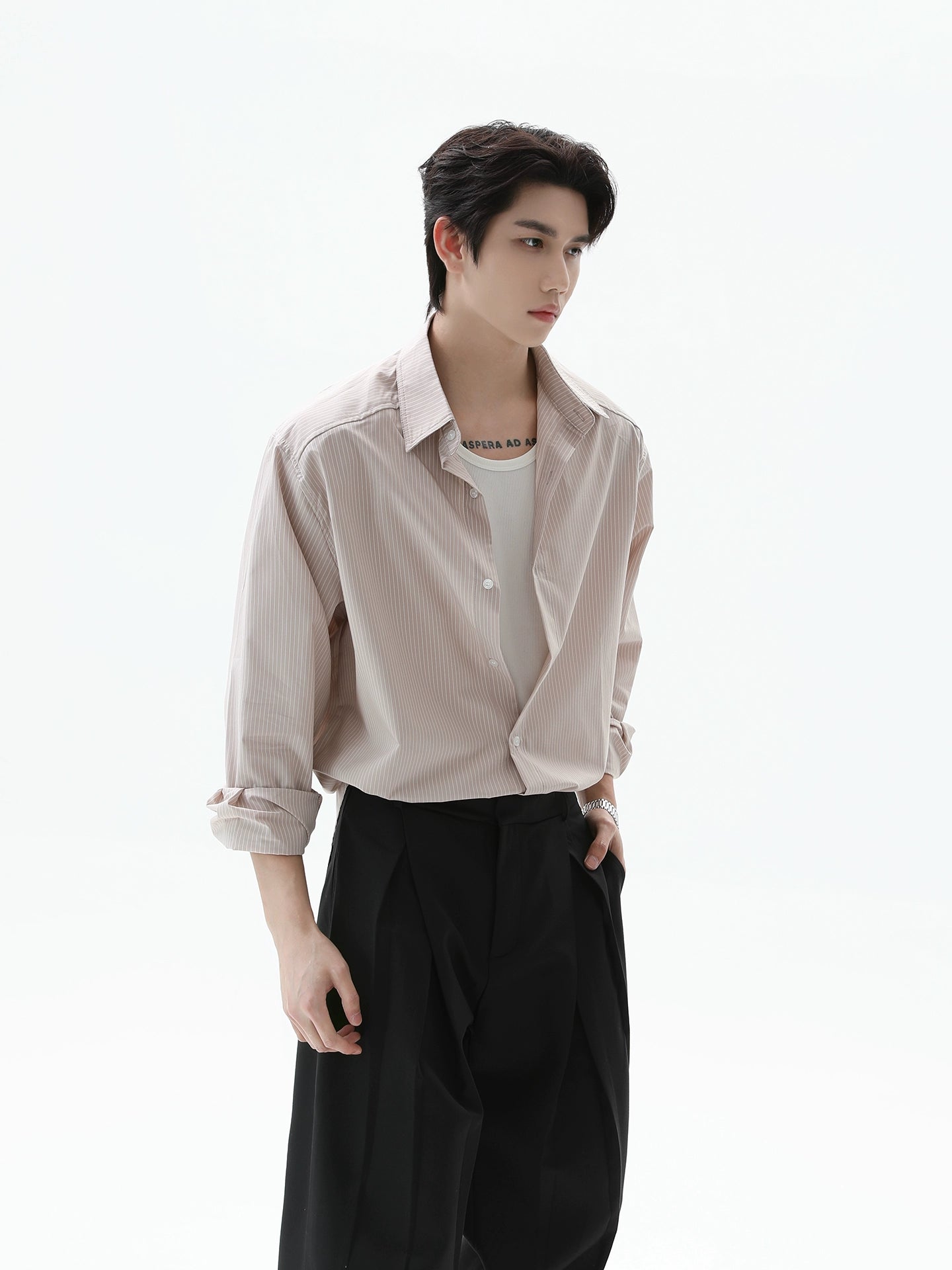 Yaka Dikey Çizgili Düğmeli Gömlek 