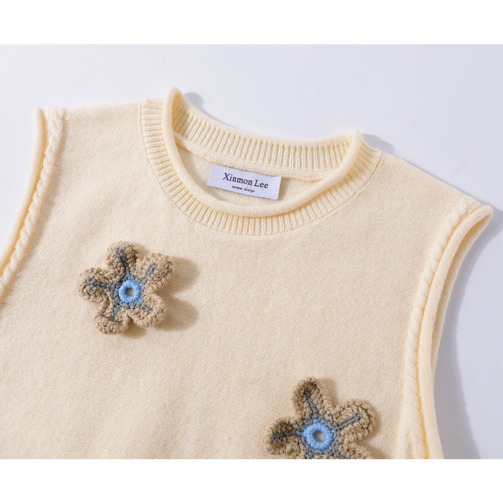 Flower Detail Knitted Vest