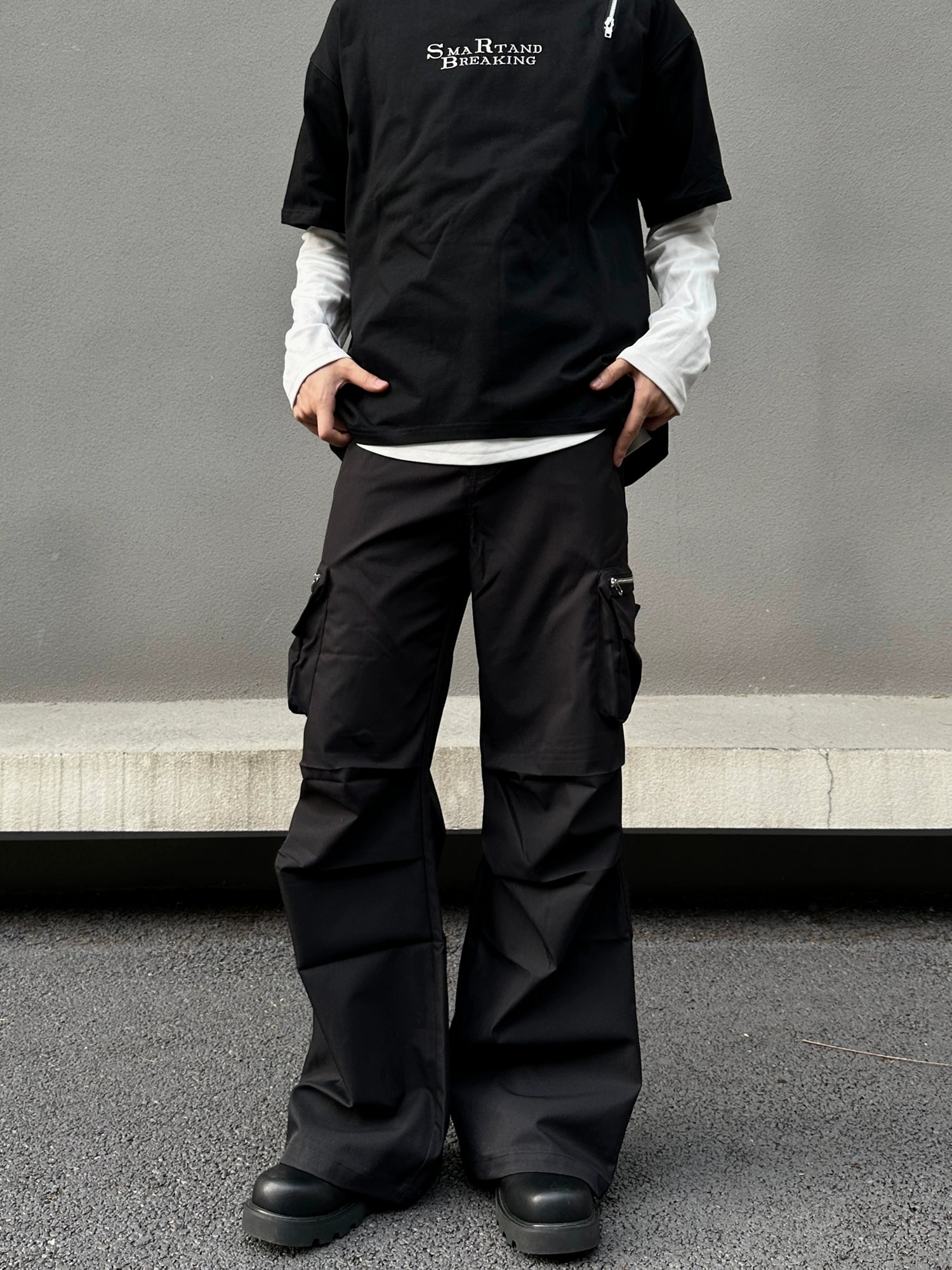 سروال كارجو واسع الساق مع جيوب متعددة 