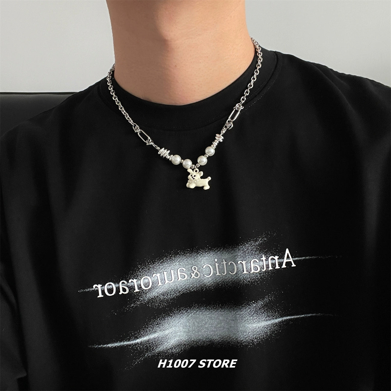 قلادة عظمة الترقوة لكلب الرسوم المتحركة بيرل 