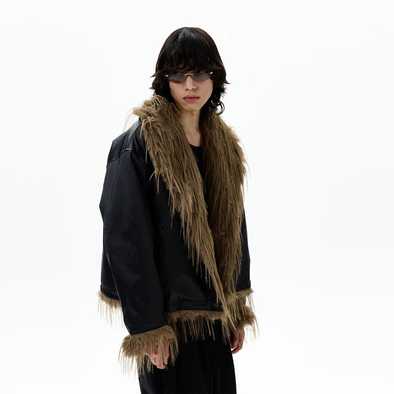 Chaqueta de cuero acolchada con cuello de piel sintética 