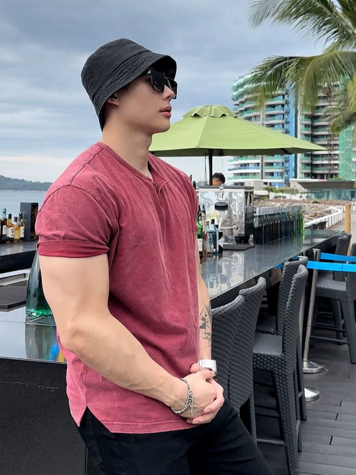 Distressed kortärmad Henley träningsskjorta 