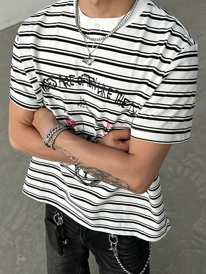Pullover casual a maniche corte con grafica a righe 