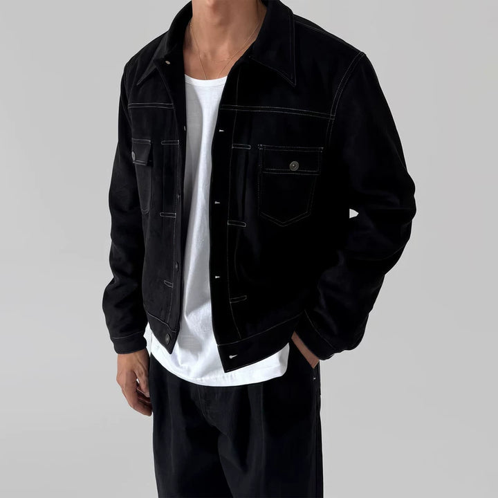 جاكيت قصير مطوي من جلد صناعي مغسول 