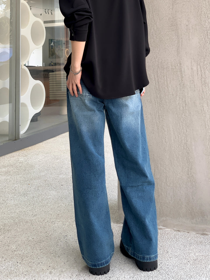 Loose Fit Straight-leg Jeans