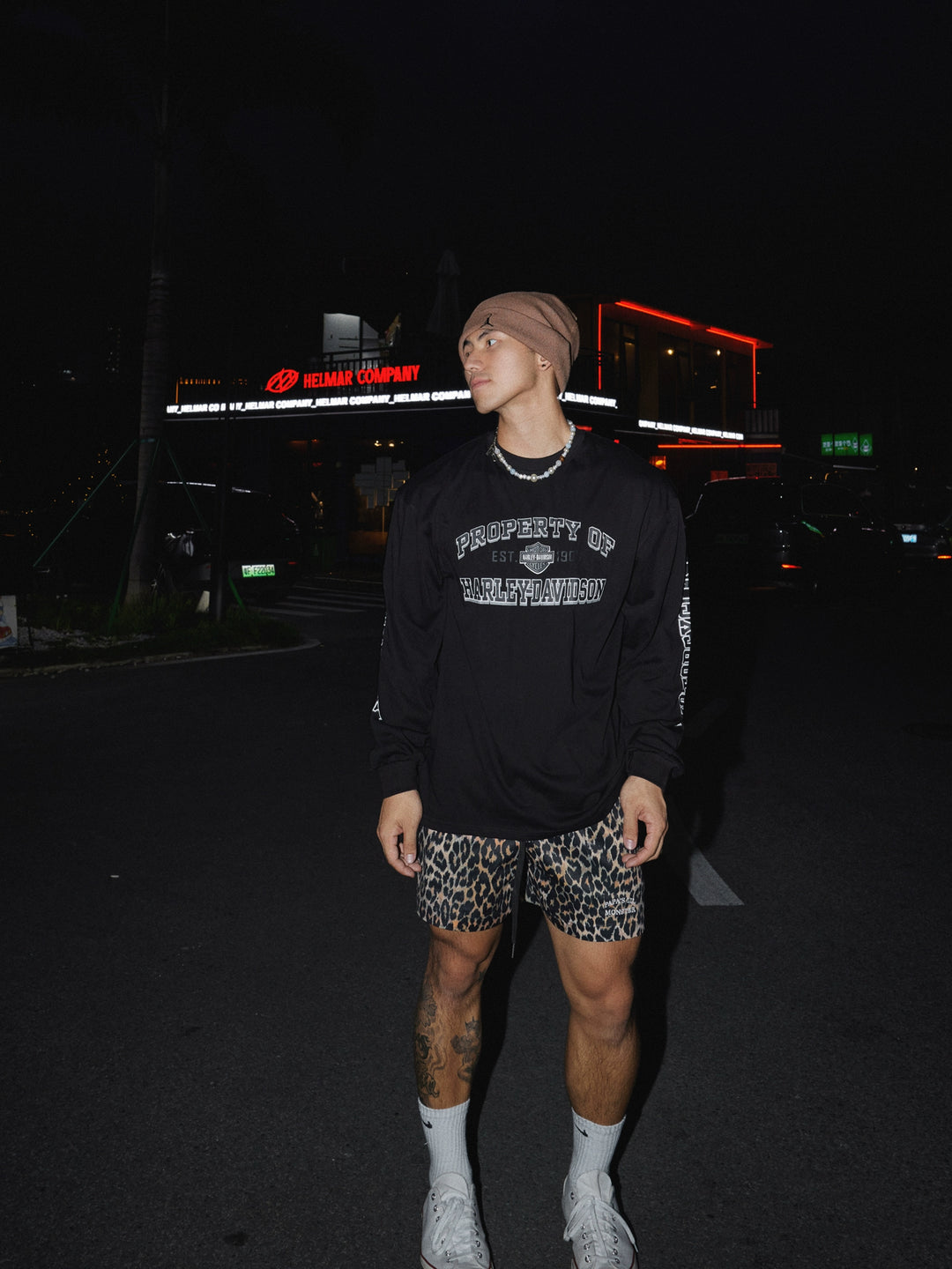 Loose Fit Long Sleeve Graphic Pullover