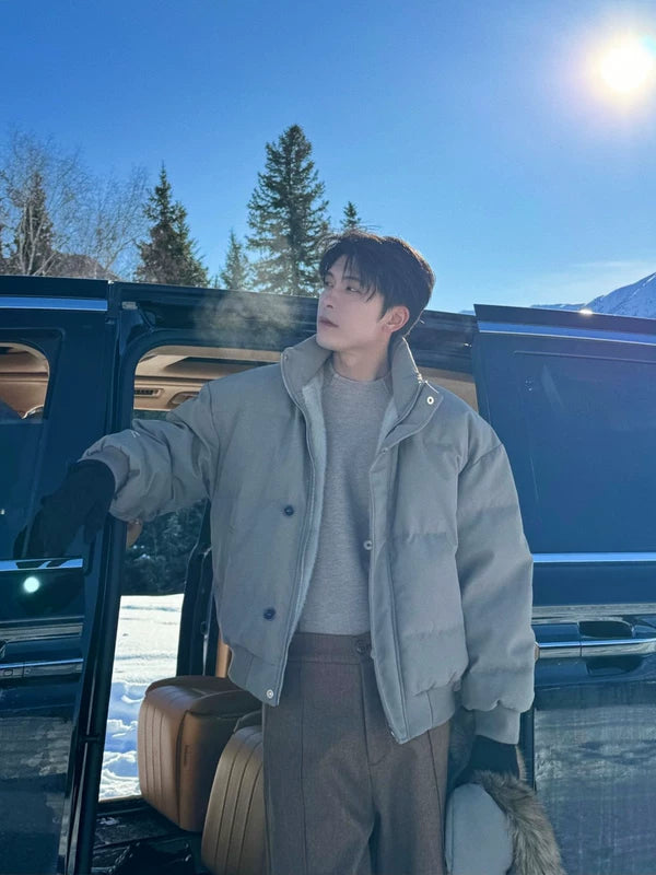 ファーのトリムが付いたフード付きダウンウィンタージャケット 