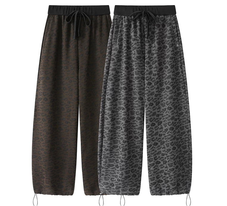 Pantalones jogger de pierna ancha forrados de felpa con estampado de leopardo 