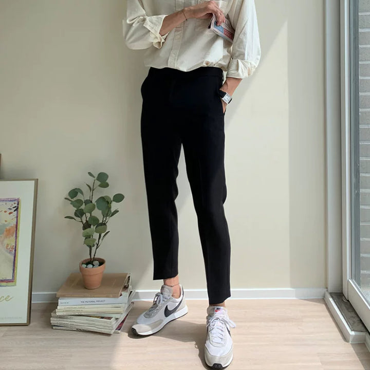 Pantaloni casual a gamba dritta e cropped 