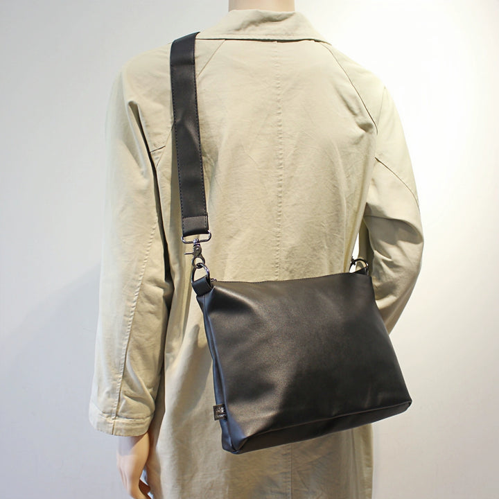 Large Capacity Leather Messenger Bag