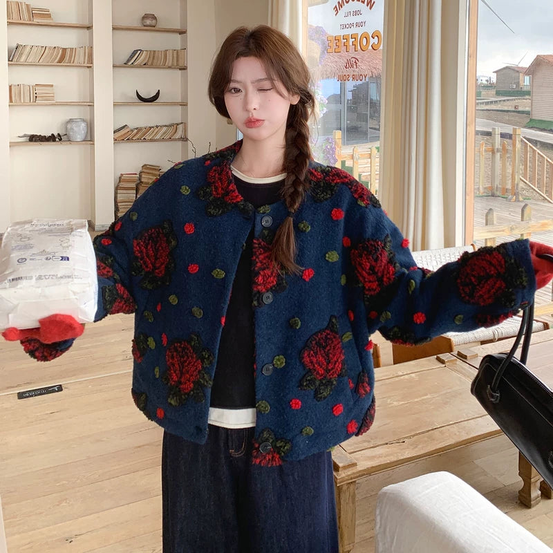 Manteau en laine à col rond et à fleurs 