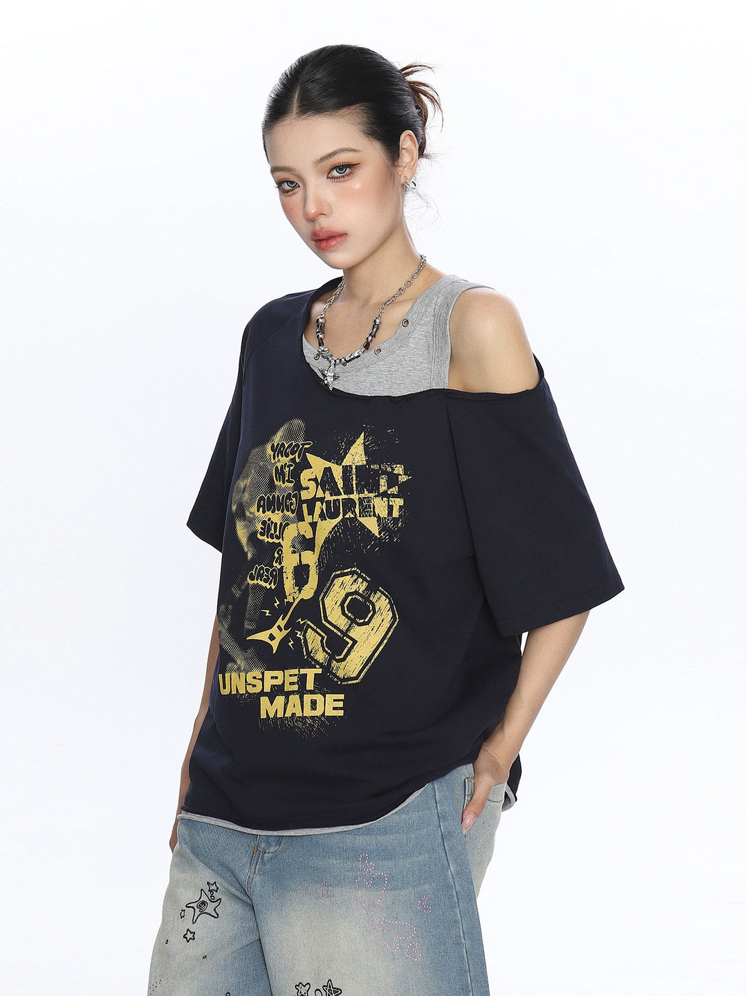 Σετ T-Shirt με εκτύπωση Γκράφιτι και ανοιχτούς ώμους 