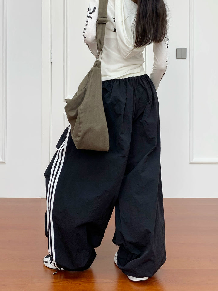 Baggy Wide-Leg Pleated Paratrooper Pants