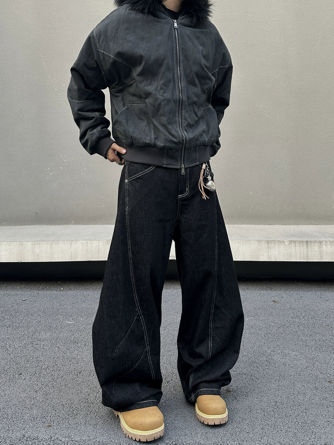 Breite Beinform Deconstructed Stitching Jeanshose 