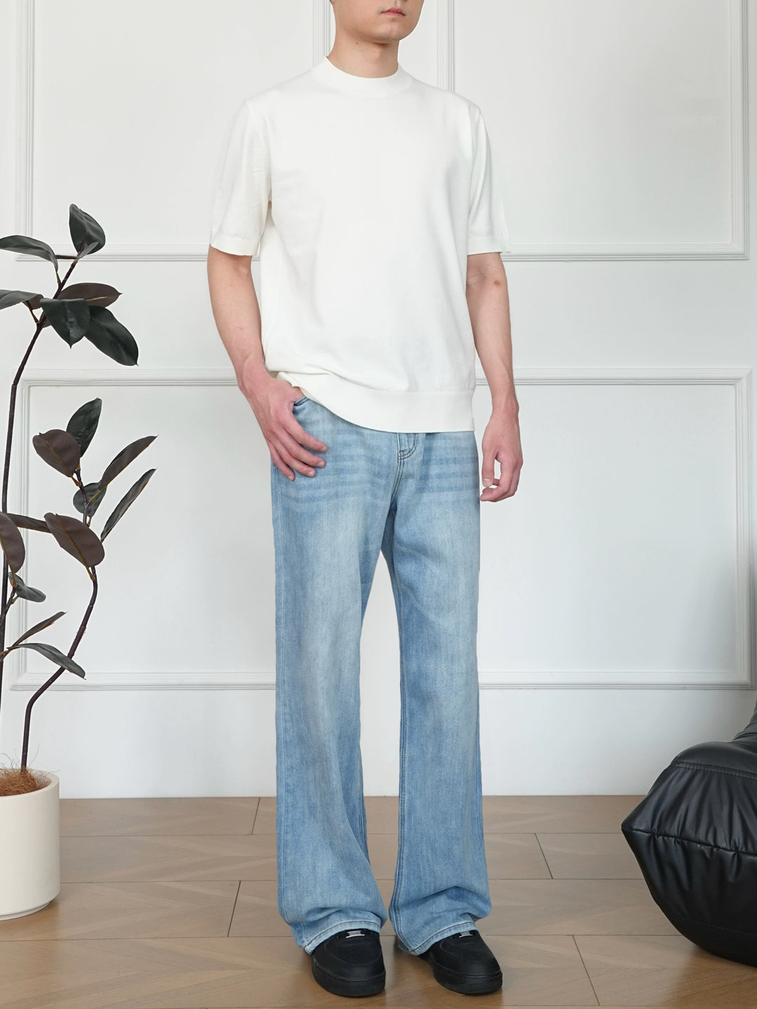 Pantalones anchos de pierna acampanada desgastados y lavados 