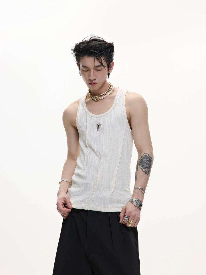 Colete Sem Mangas U-Neck com Acento de Metal 