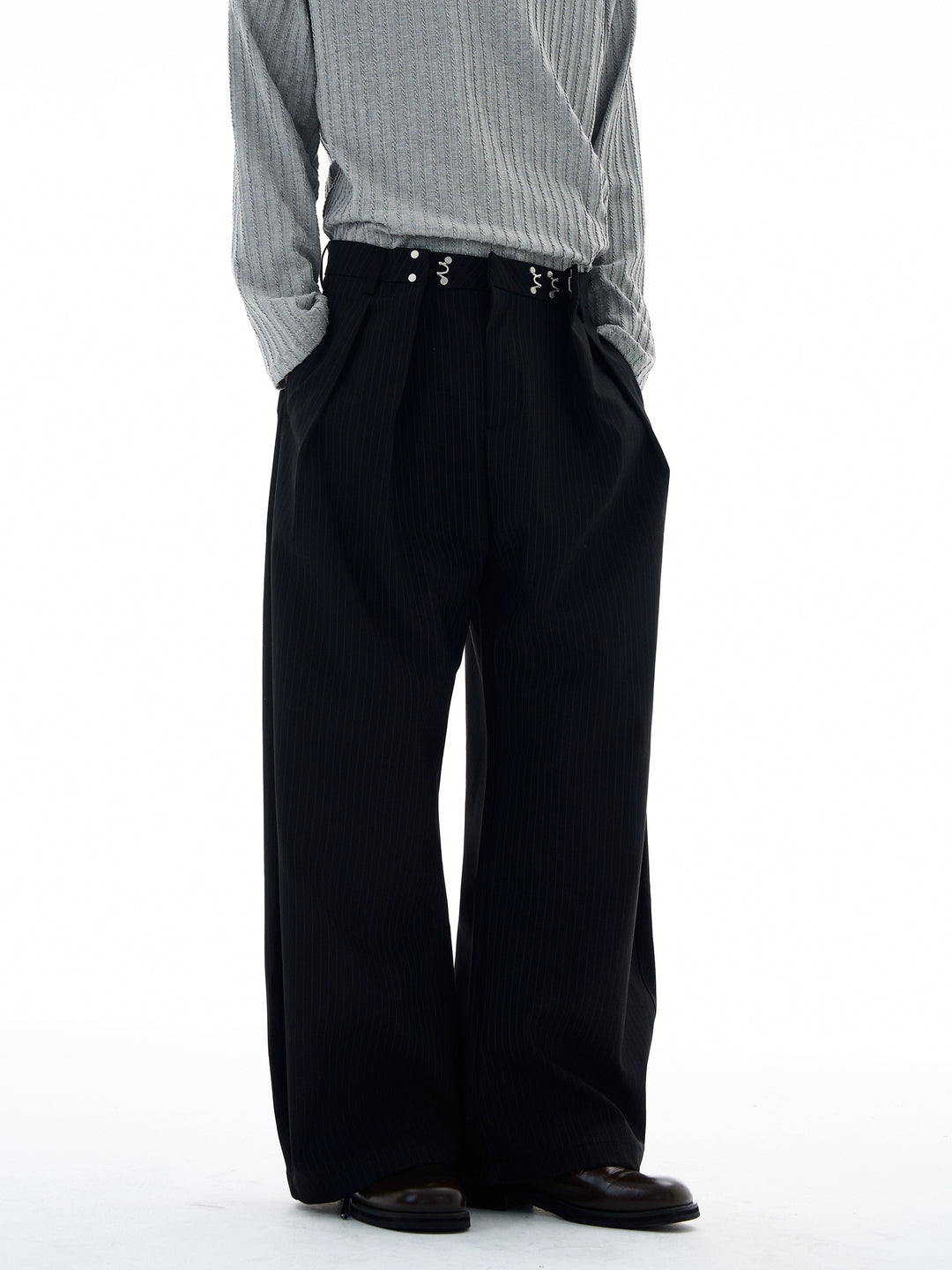 Black Wide-leg Pleated Trousers