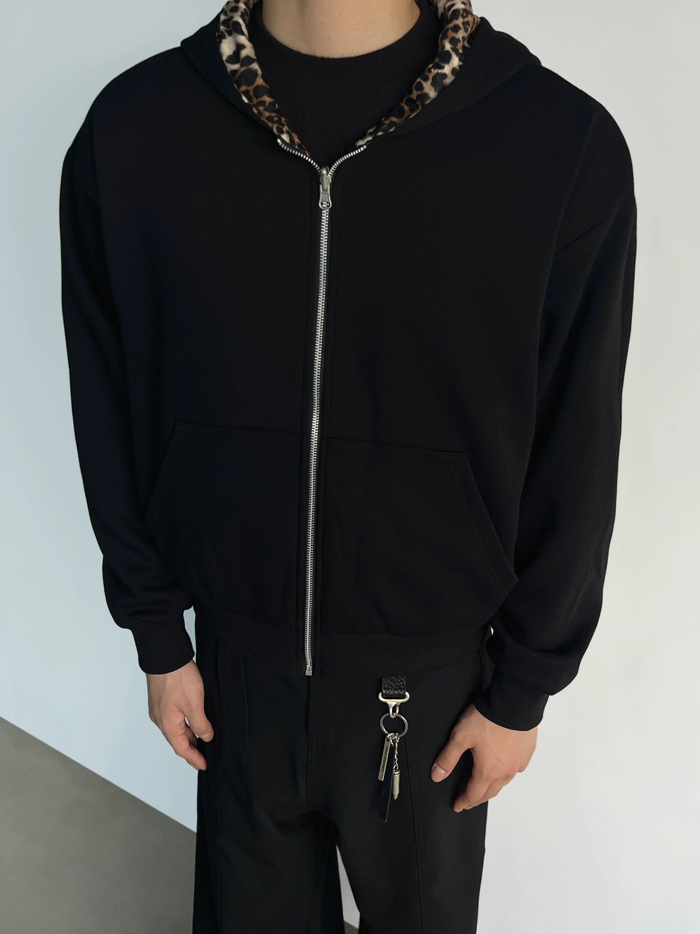 Leopar Desenli Astarlı Kapüşonlu Sweatshirt 