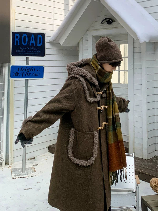 Manteau à capuche avec toggle en laine mélangée et bord en polaire 