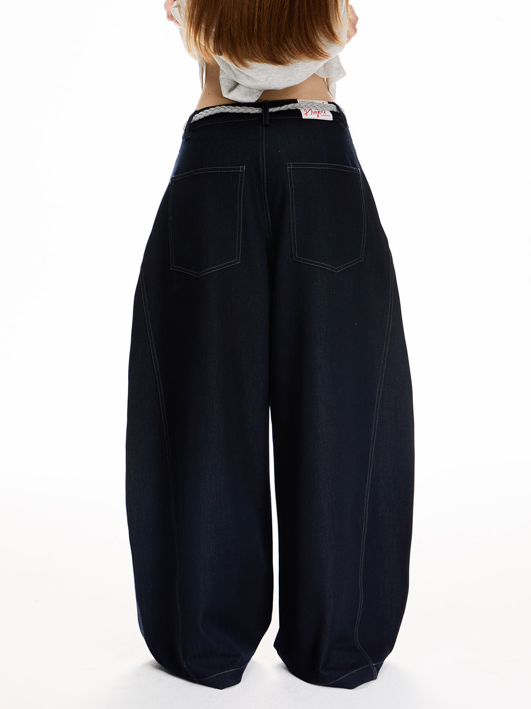Weite Scimitar-Jeans mit Bindegürtel 
