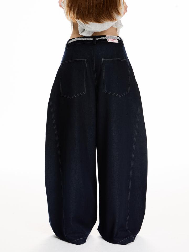 Weite Scimitar-Jeans mit Bindegürtel 