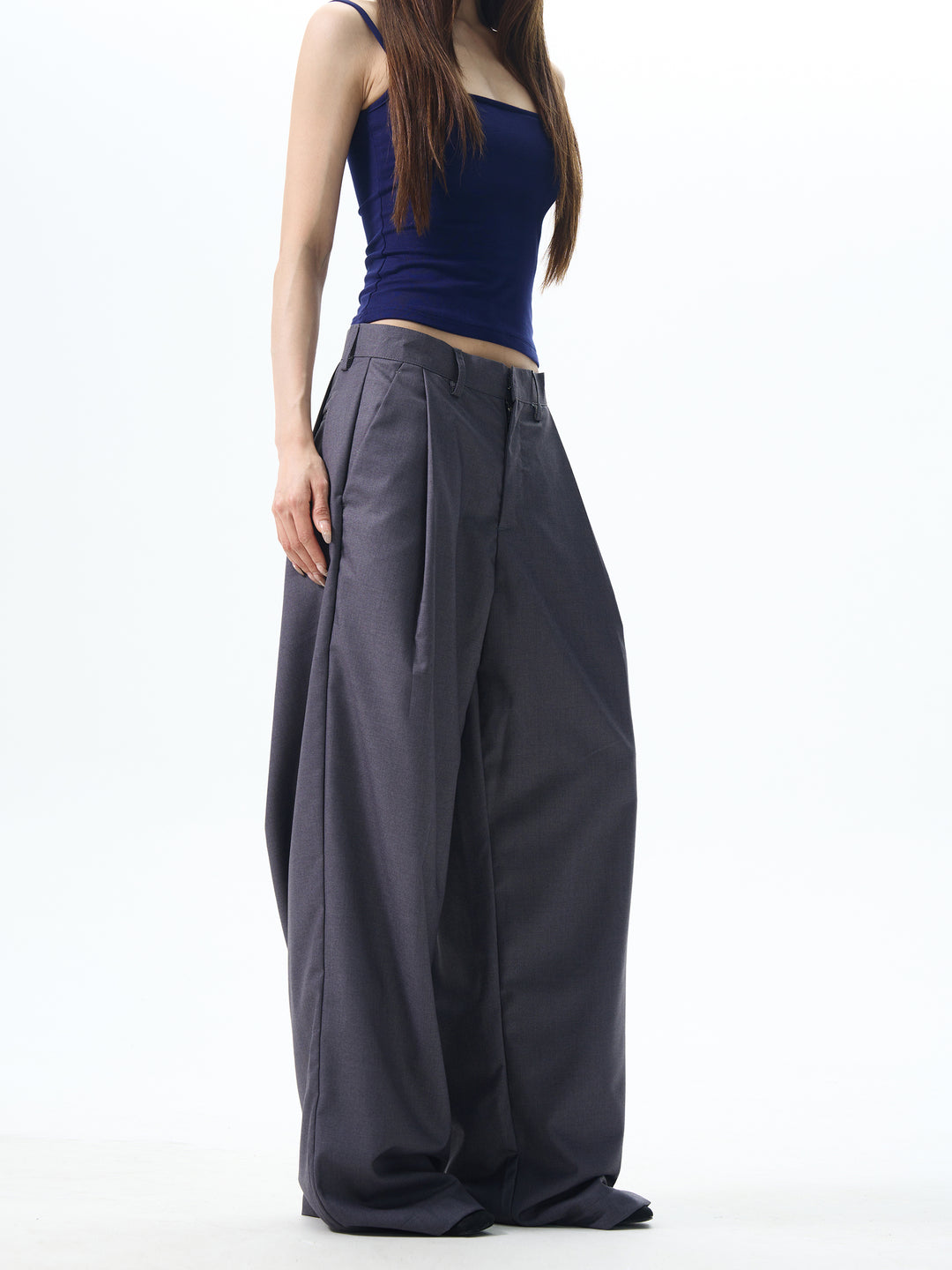 Loose-fit Drape Pleated Pants