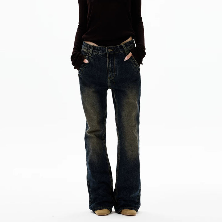 بنطلونات مستقيمة ضيقة بتصميم رجعي متآكل 