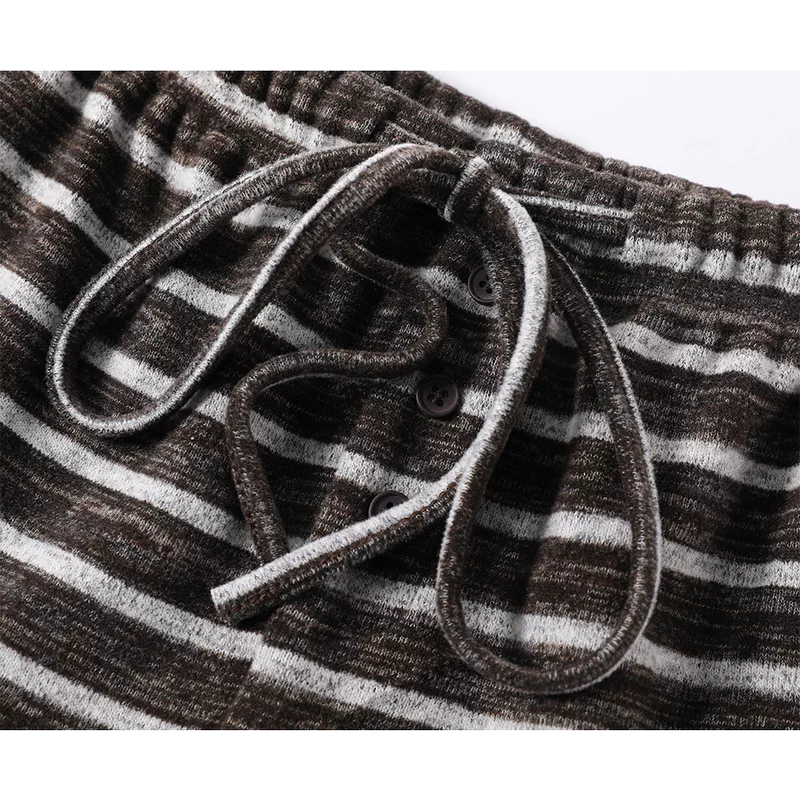 מכנסי קז'ואל רחבים עם מותן גבוהה ומפוספסים 