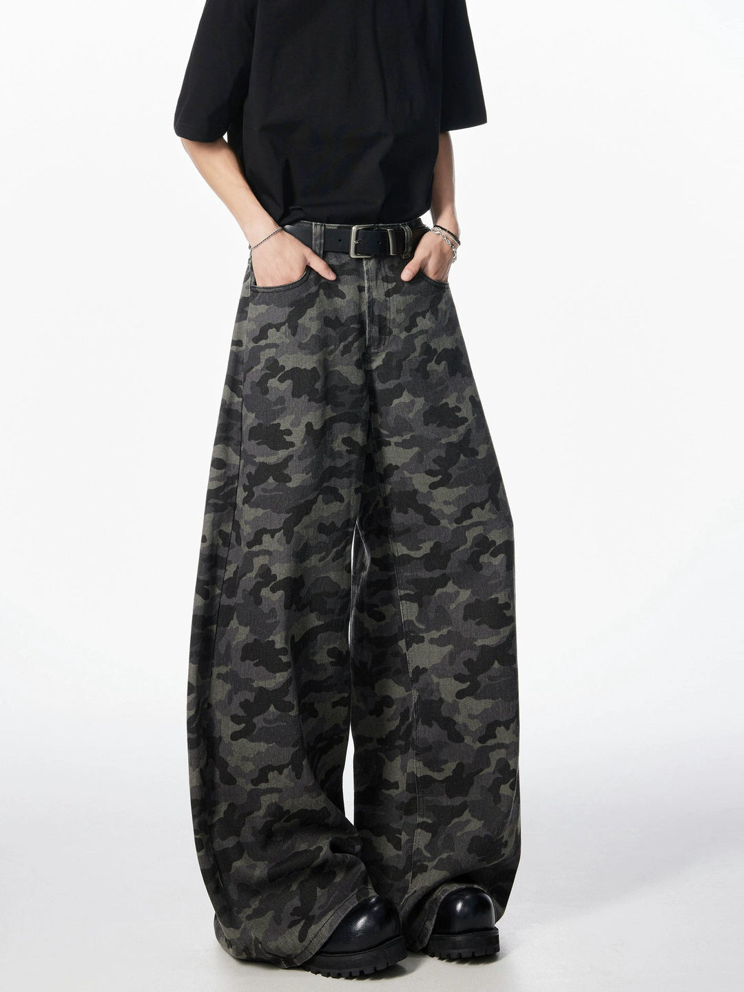 Camouflage Wide Leg Cargo Jeans