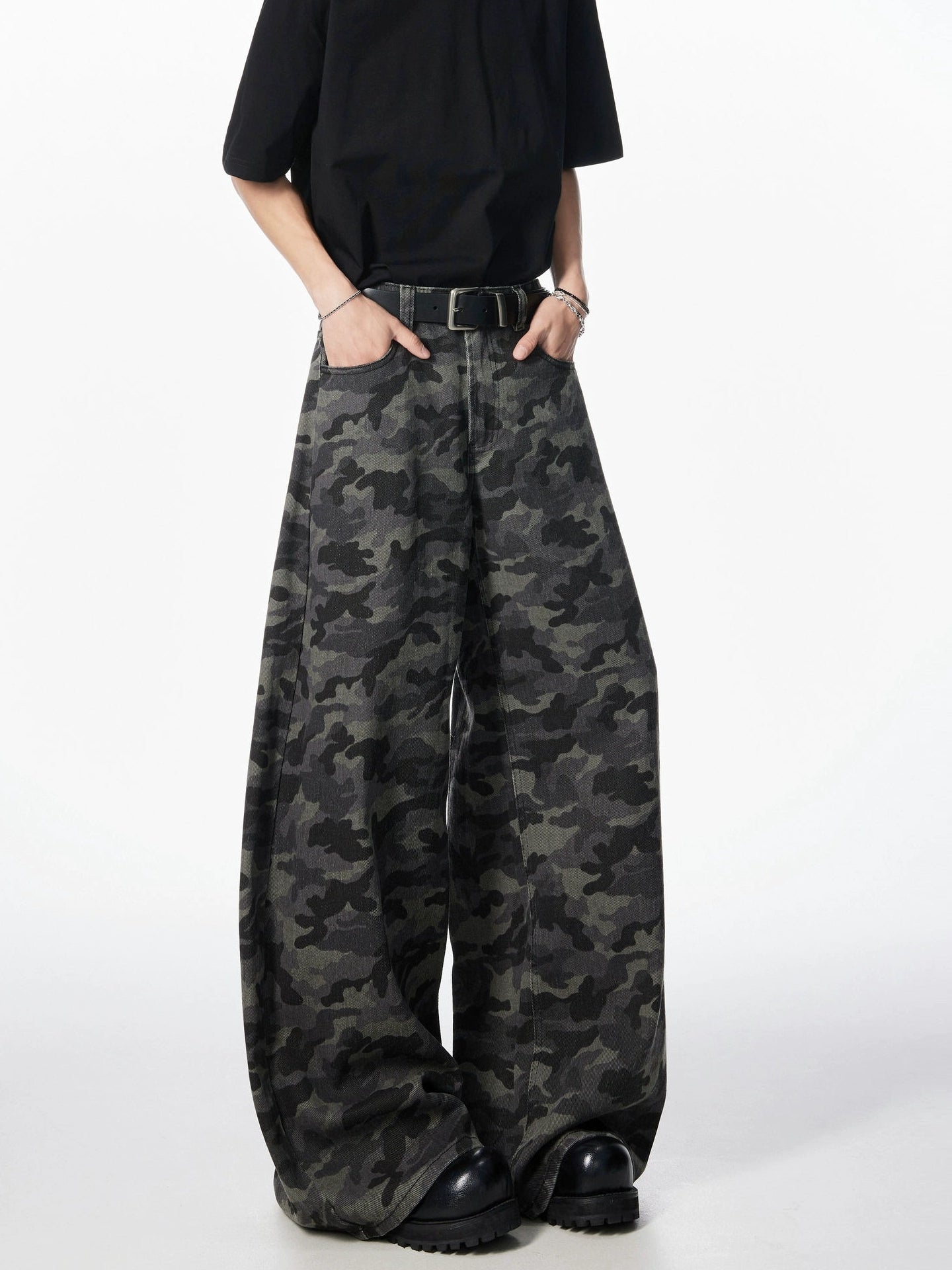Camouflage Wide Leg Cargo Jeans