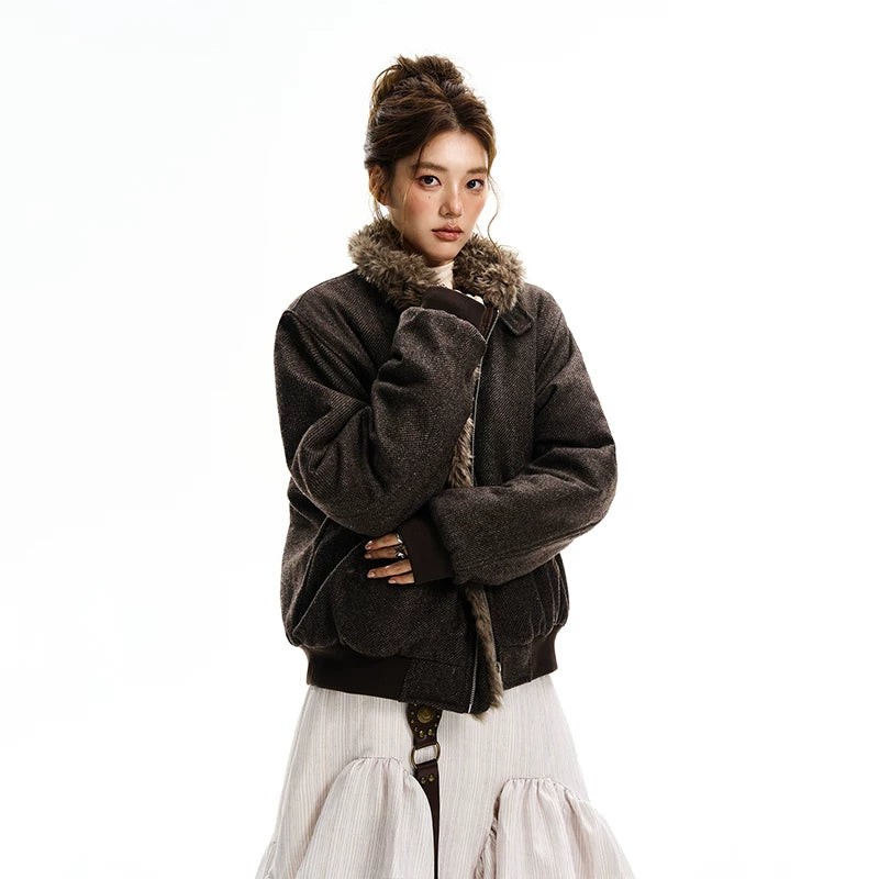 Quiltad ull bomberjacka med pälskrage 