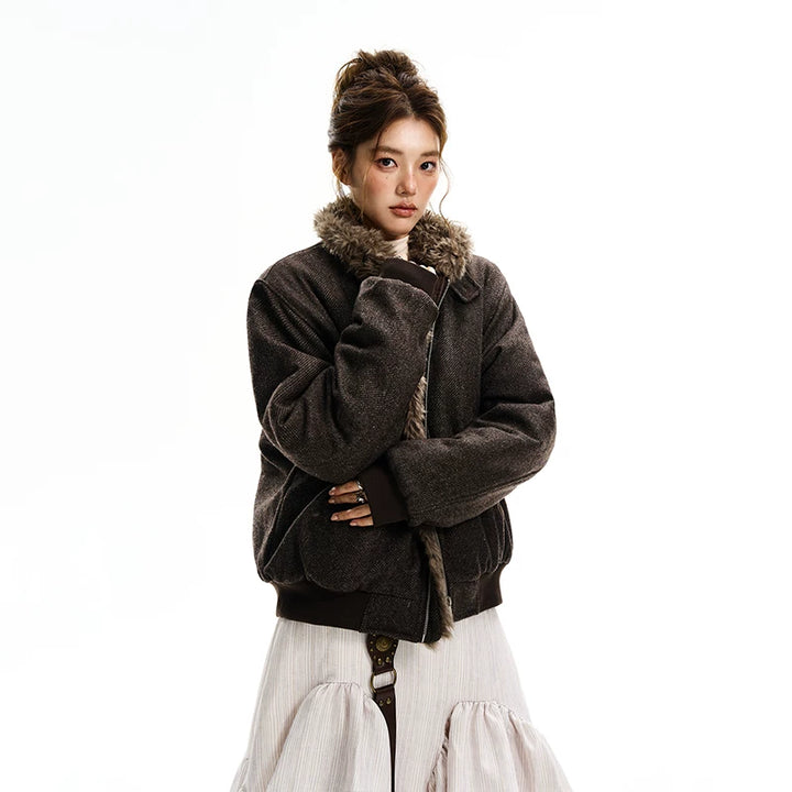 Quiltad ull bomberjacka med pälskrage 