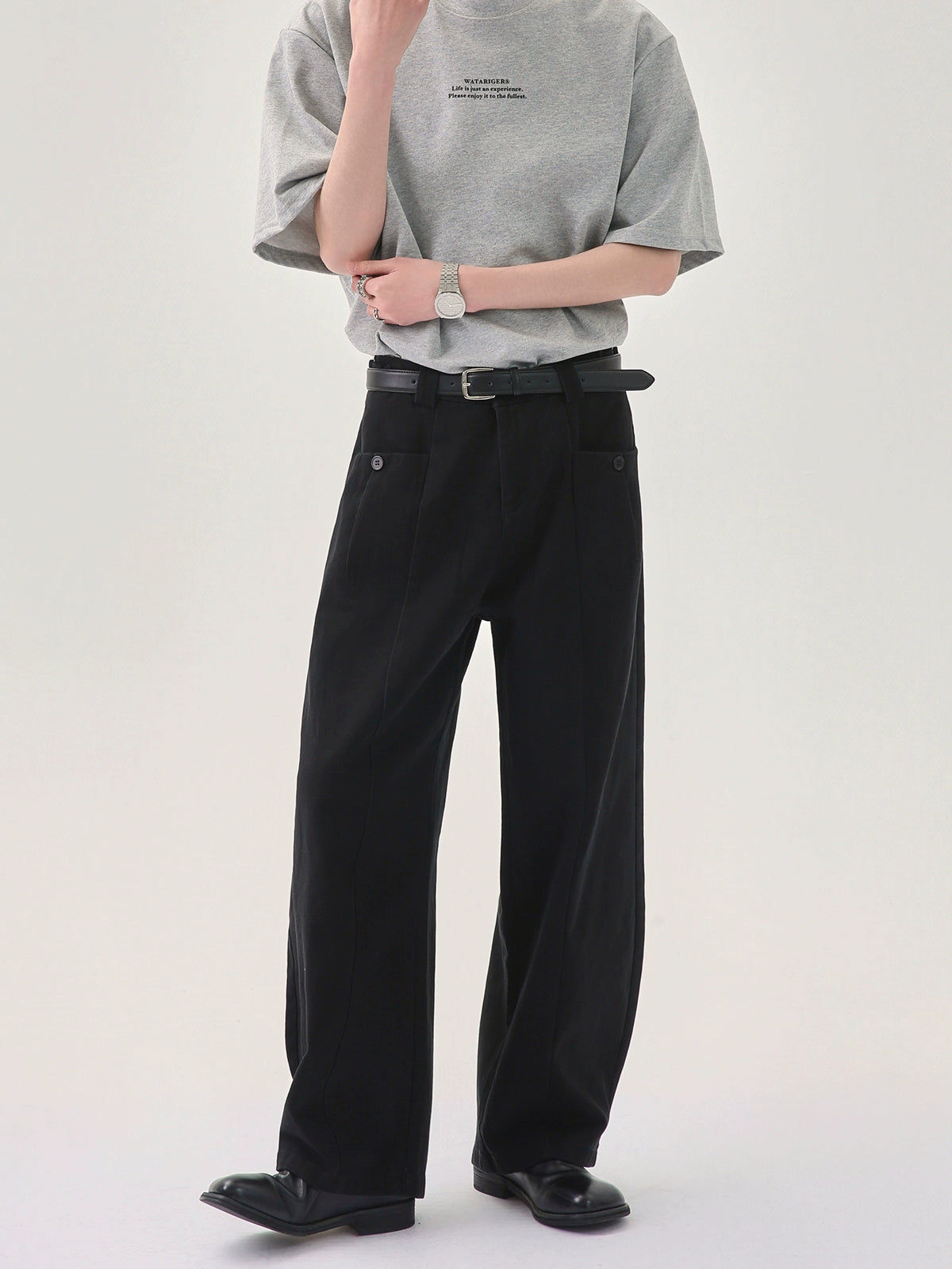 جينز واسع الساق مزين بتفاصيل متهالكة ومفككة 