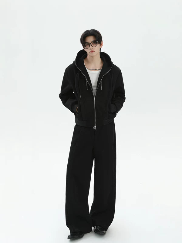 오버사이즈 지퍼 후드티와 와이드 레그 팬츠 