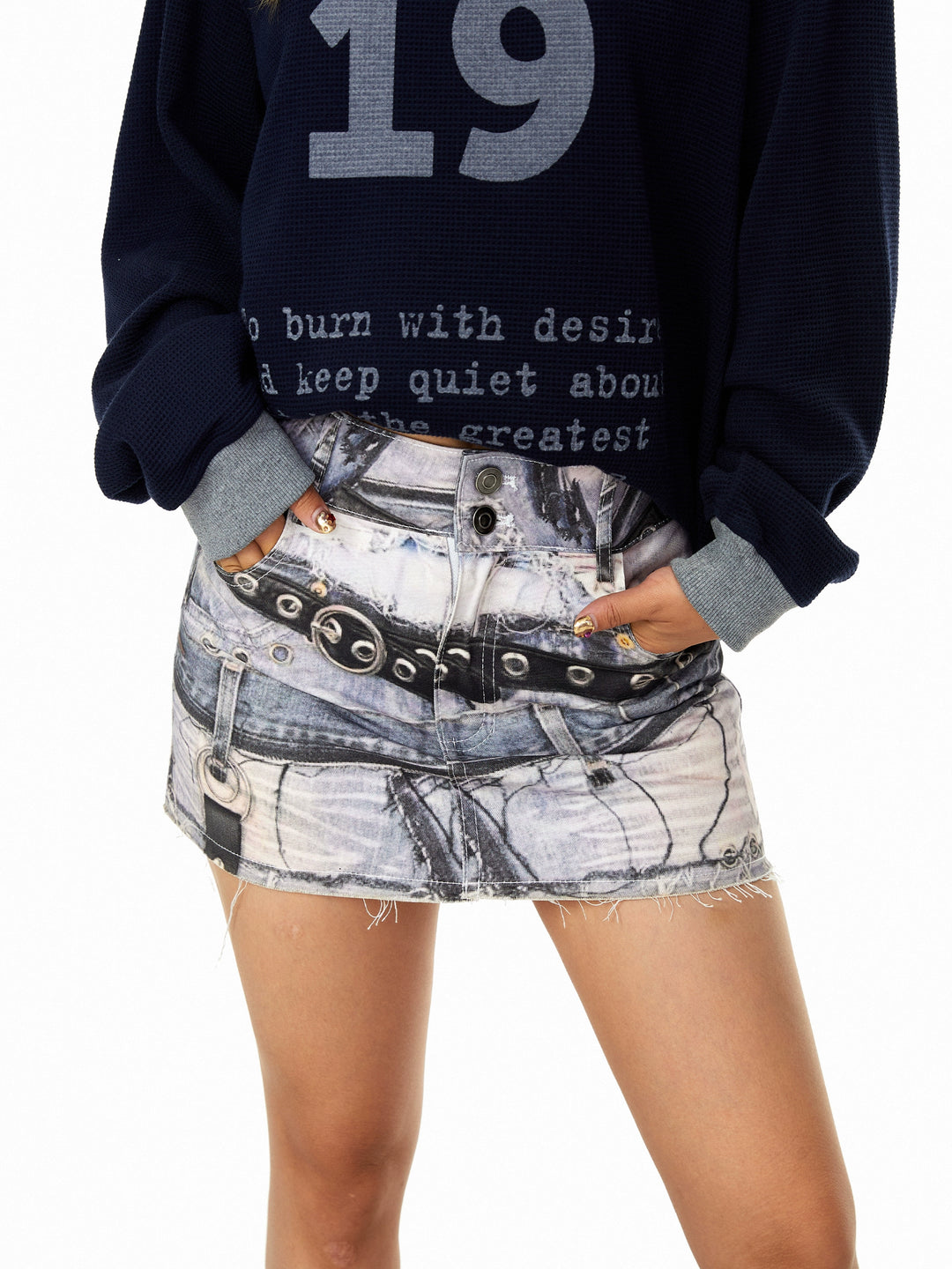 Tryckt denim mini kjol med midjeformande effekt 