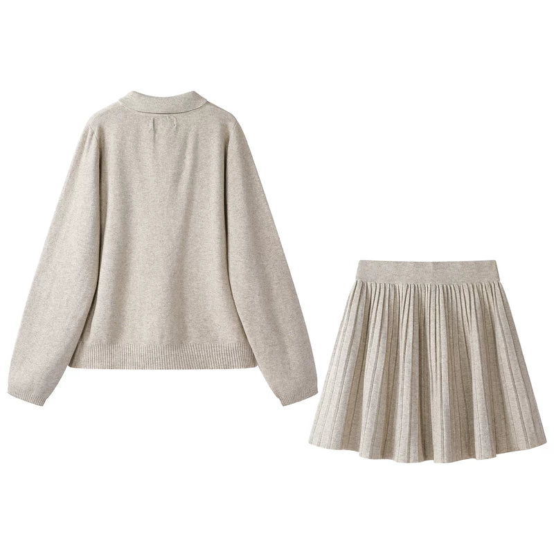 Ensemble de pull en tricot et jupe plissée 
